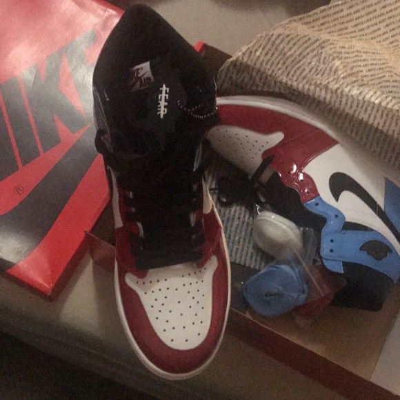 Jordan 1’s FEARLESS size 11 new with box - Picture 7 of 12